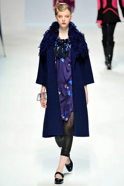 Look 15